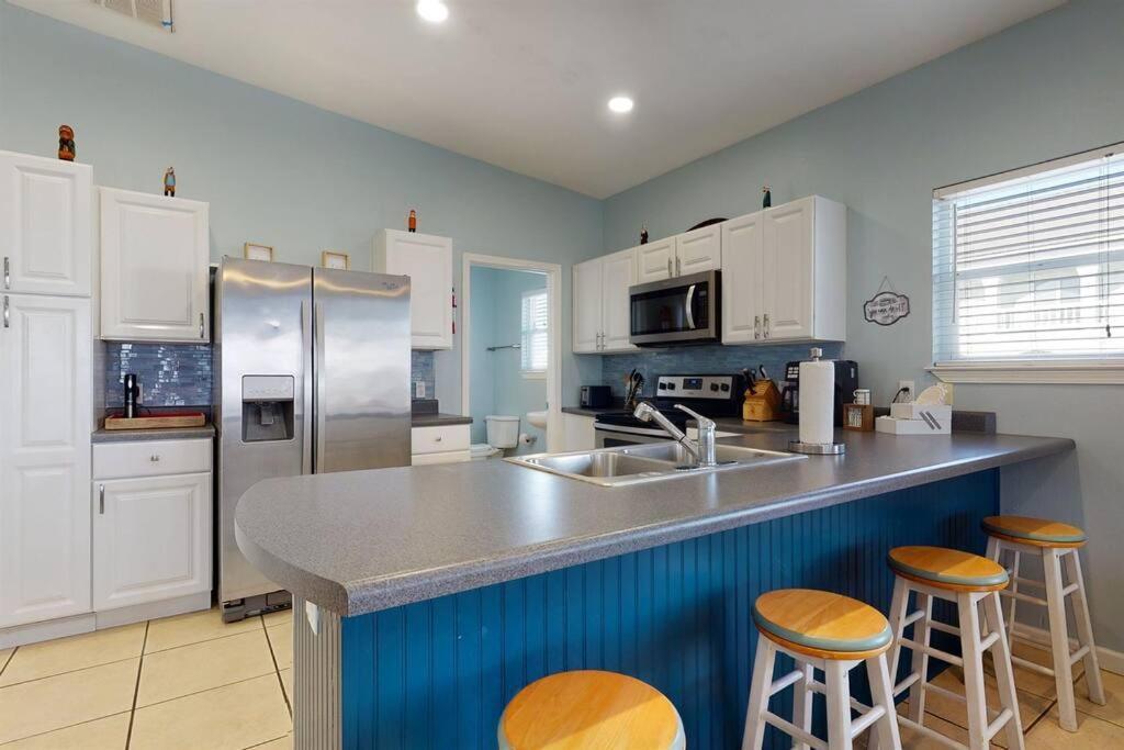 Eye-Catching Property W/ Picturesque Coastal Views Галф Шорс Екстериор снимка