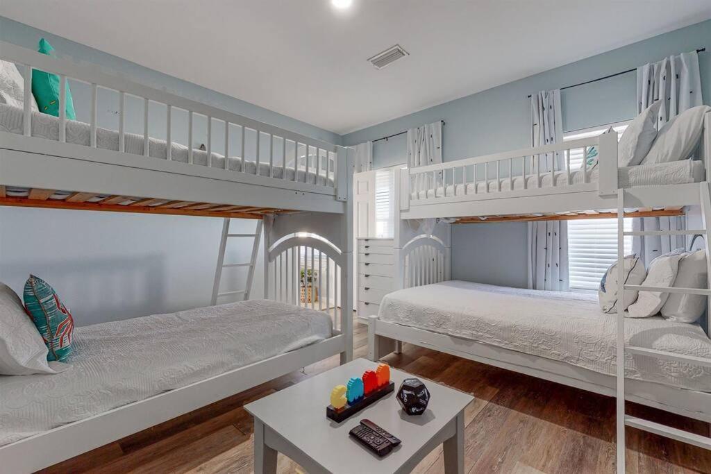 Eye-Catching Property W/ Picturesque Coastal Views Галф Шорс Екстериор снимка